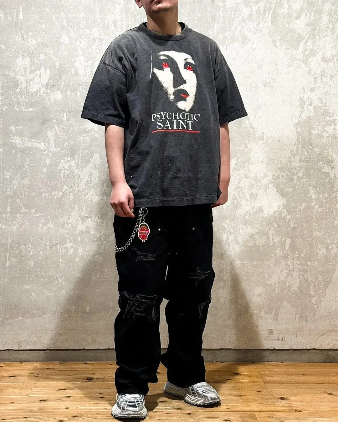 SAINT Mxxxxxx SS TEE/PSYCHOTIC SNT/BLK Gothic heavy metal rock style retro short-sleeved Mysterious woman's face printed distressed TEE Washed black S-XL Same as the original version Cylindrical side seam OE yarn fabric Garment dyeing Faded by heavy washing Bust plaster faded Correct version Matching of original accessories